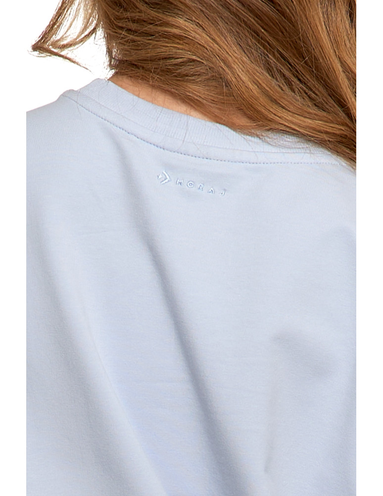 Bluzy - Bluza dresowa damska z rękawem 3/4 i rozcięciem po bokach JASNY NIEBIESKI - produkt moraj.pl 3