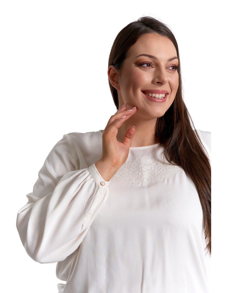 Nowości - Bluzka damska z długim rękawem i subtelnym haftem BIAŁY  - produkt moraj.pl 22