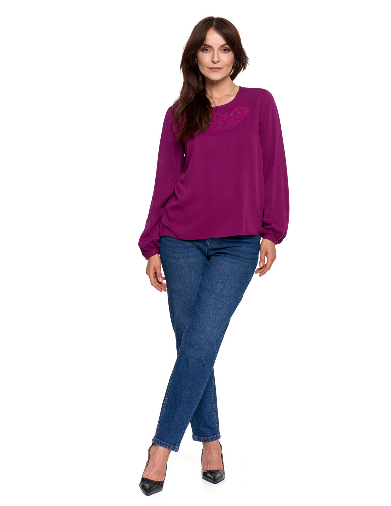 Nowości - Bluzka damska z długim rękawem i subtelnym haftem FIOLETOWY  - produkt moraj.pl 13