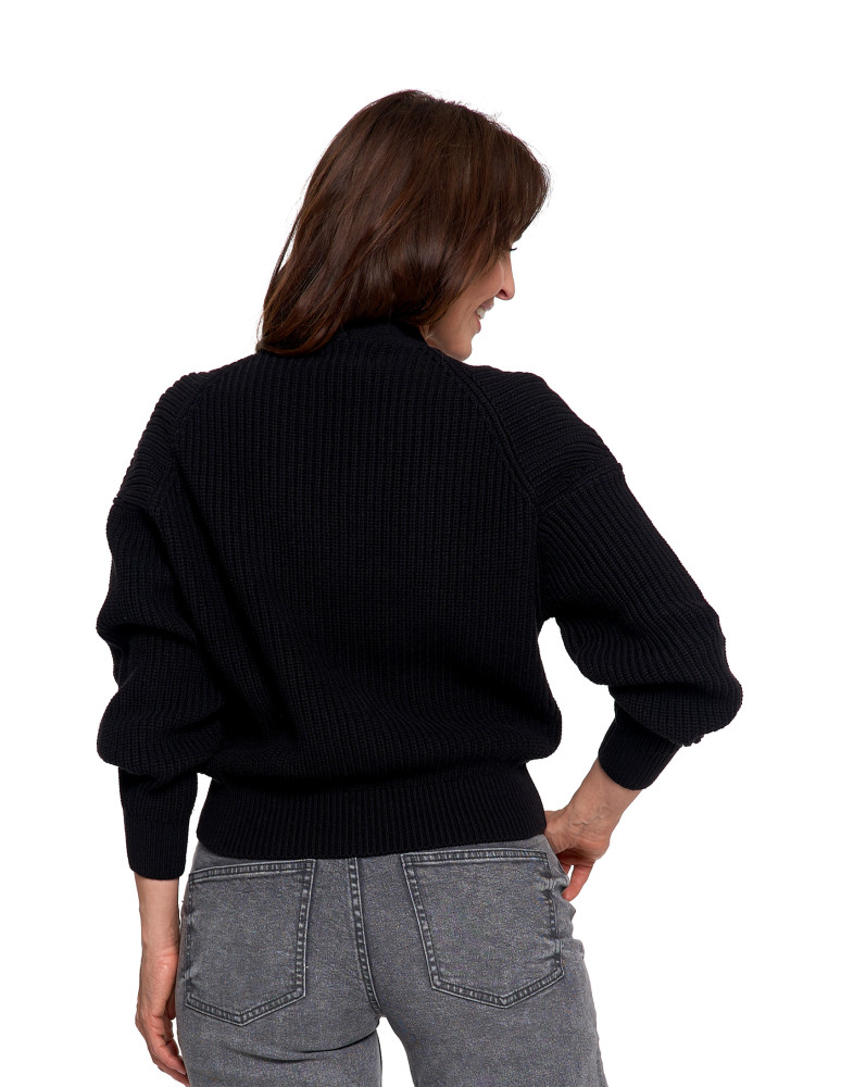 Swetry - Damski sweter kardigan z szerokimi rękawami CZARNY  - produkt moraj.pl 2