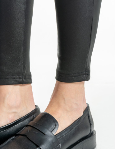 Legginsy - Damskie legginsy z wysokim stanem w stylu skórzanym CZARNY - produkt 4