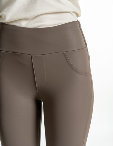 Legginsy - Damskie legginsy z wysokim stanem w stylu skórzanym BEŻOWY - produkt 3