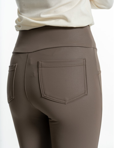 Legginsy - Damskie legginsy z wysokim stanem w stylu skórzanym BEŻOWY - produkt 5