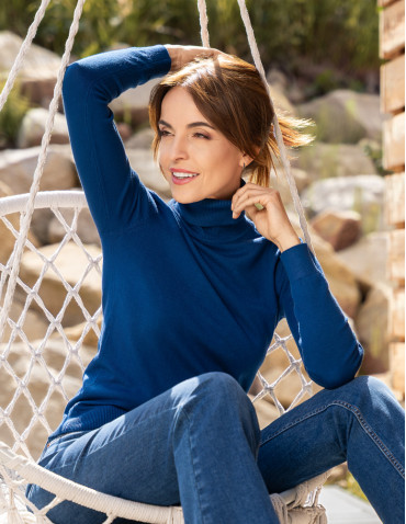 Swetry - Damski golf sweter z wiskozy NIEBIESKI - produkt 1