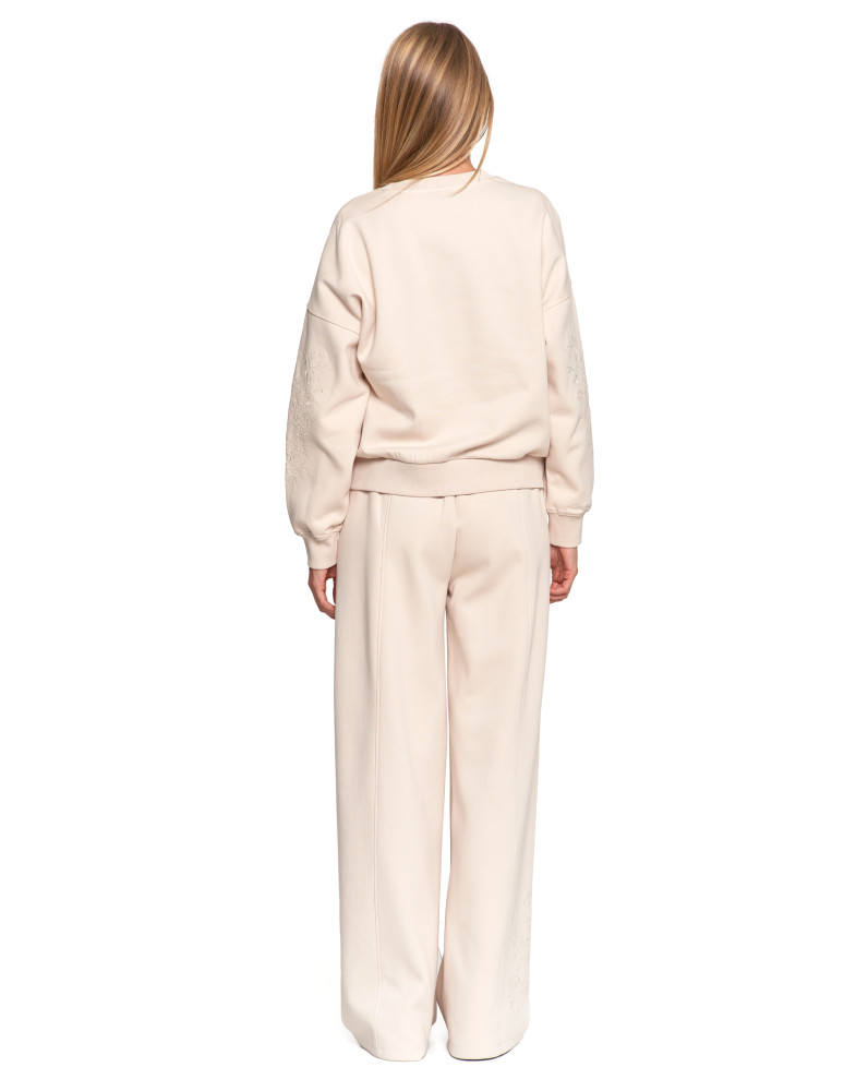 Bluzy - Bluza dresowa damska ocieplana luźna z haftowanymi rękawami KREMOWY  - produkt moraj.pl 3