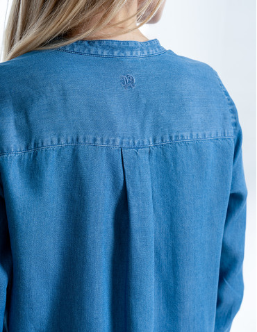 Bluzki i koszule - Damska bluzka luźna z dekoltem V i zapięciem JASNY NIEBIESKI  - produkt 8