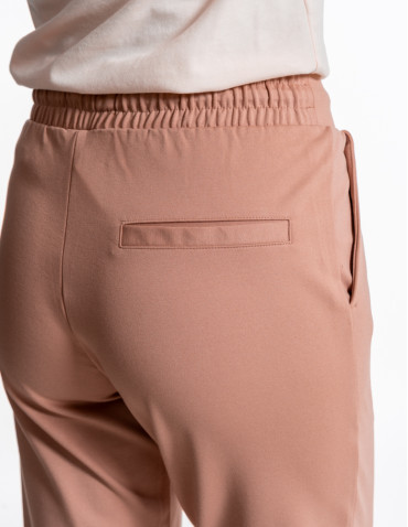 Spodnie - Damskie spodnie dresowe ze zwężaną nogawką BEŻOWY - produkt 5