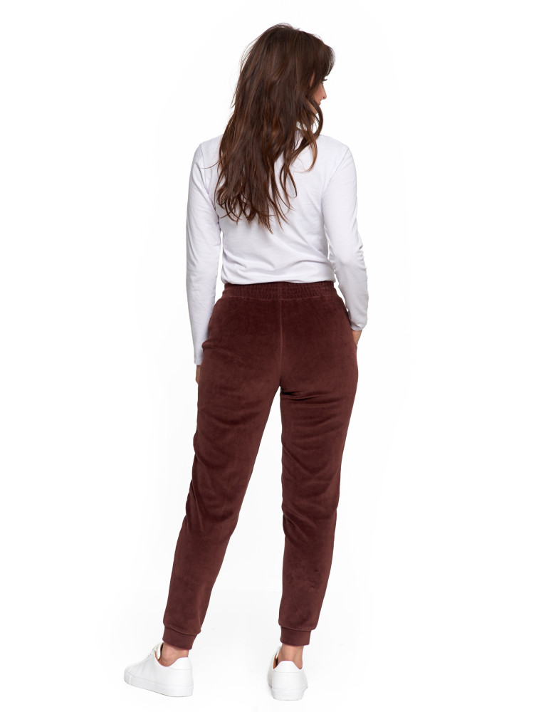 Spodnie - Damskie spodnie dresowe welurowe z bawełny BRĄZOWY - produkt moraj.pl 3