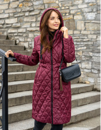 Damska pikowana kurtka z kapturem i wiązaniem w talii