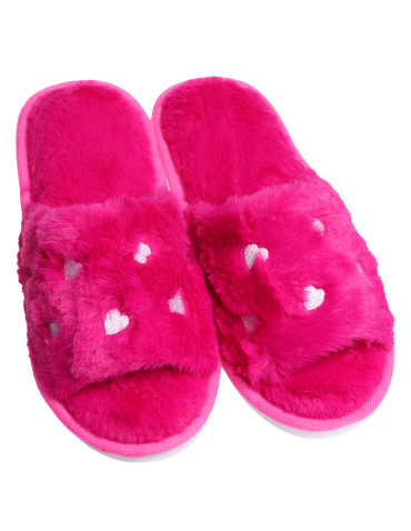 Kapcie i bambosze - Damskie kapcie domowe futrzane z serduszkami RÓŻOWY - produkt 1