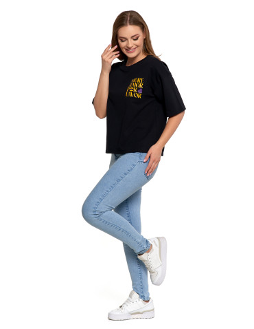 Koszulki i topy - T-shirt damski o luźnym kroju z napisami CZARNY - produkt 10