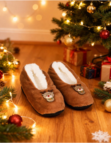 Kapcie i bambosze - Świąteczne kapcie wsuwane z futerkiem i ozdobnym motywem BRĄZOWY - produkt 6