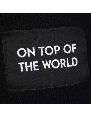 Czapki - Czapka damska przejściowa beanie z wiskozy z naszywką CZARNY - produkt 2