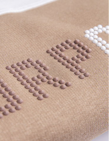 Bluzy - Damska bluza luźna ocieplana z napisem BEŻOWY - produkt 8