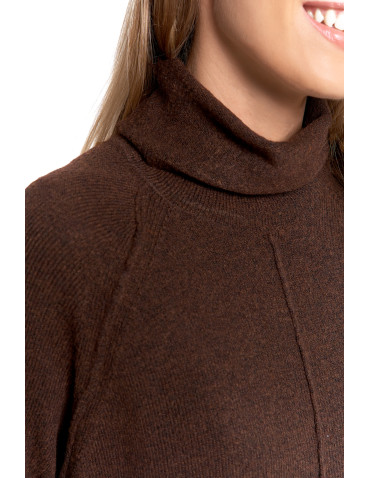 Swetry - Sweter damski z golfem i wydłużonym tyłem BRĄZOWY - produkt 3