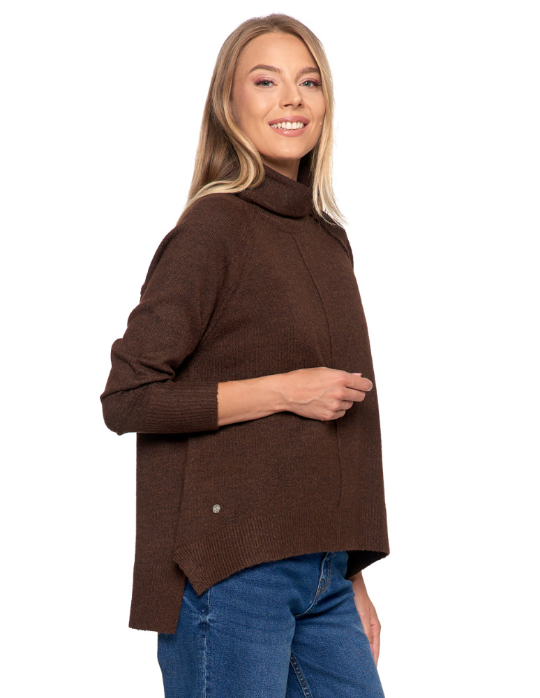 Swetry - Sweter damski z golfem i wydłużonym tyłem BRĄZOWY - produkt moraj.pl 2