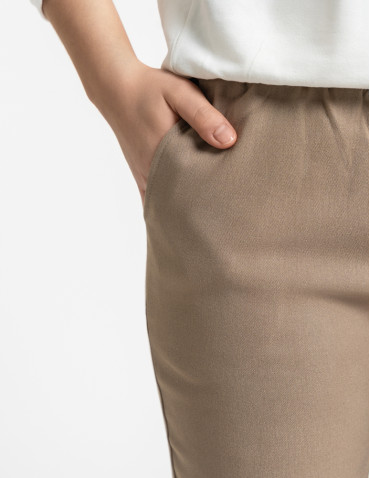 Spodnie - Damskie spodnie z prostą nogawką z wiskozy CIEMNY BEŻOWY - produkt 4