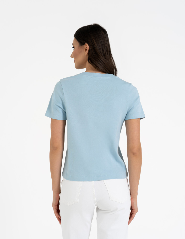 Koszulki i T-shirty - T-shirt damski z dekoltem w serek z dzianiny NIEBIESKI  - produkt moraj.pl 18