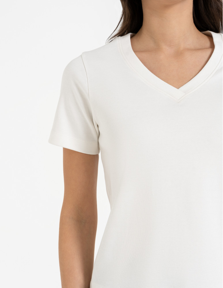 Koszulki i T-shirty - T-shirt damski z dekoltem w serek z dzianiny NIEBIESKI  - produkt moraj.pl 30