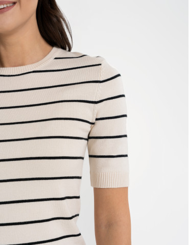 Swetry i kardigany - Sweter damski z krótkim rękawem z wiskozą KREMOWY - produkt 9