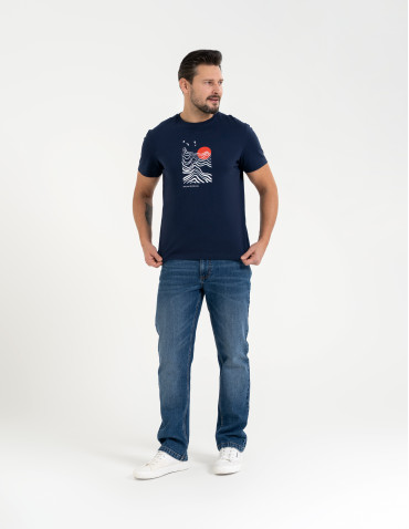 Koszulki z krótkim rękawem - T-shirt męski bawełniany z nadmorskim motywem GRANATOWY - produkt 5