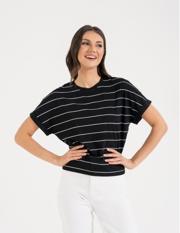 Bluzka damska z wiskozy o luźniejszym kroju - WZÓR 1