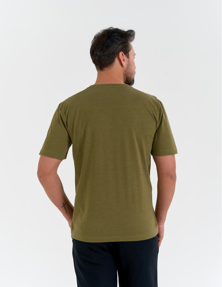 Koszulki z krótkim rękawem - Męska koszulka z krótkim rękawem z efektem peach touch ZIELONY - produkt moraj.pl 2