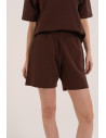 Krótkie spodenki damskie o luźnym kroju z wysokim stanem BRĄZOWY