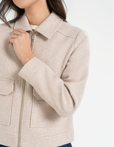 Kurtki i kamizelki - Kurtka damska bomberka z kołnierzem i kieszeniami z przodu BEŻOWY MELANŻ - produkt 7