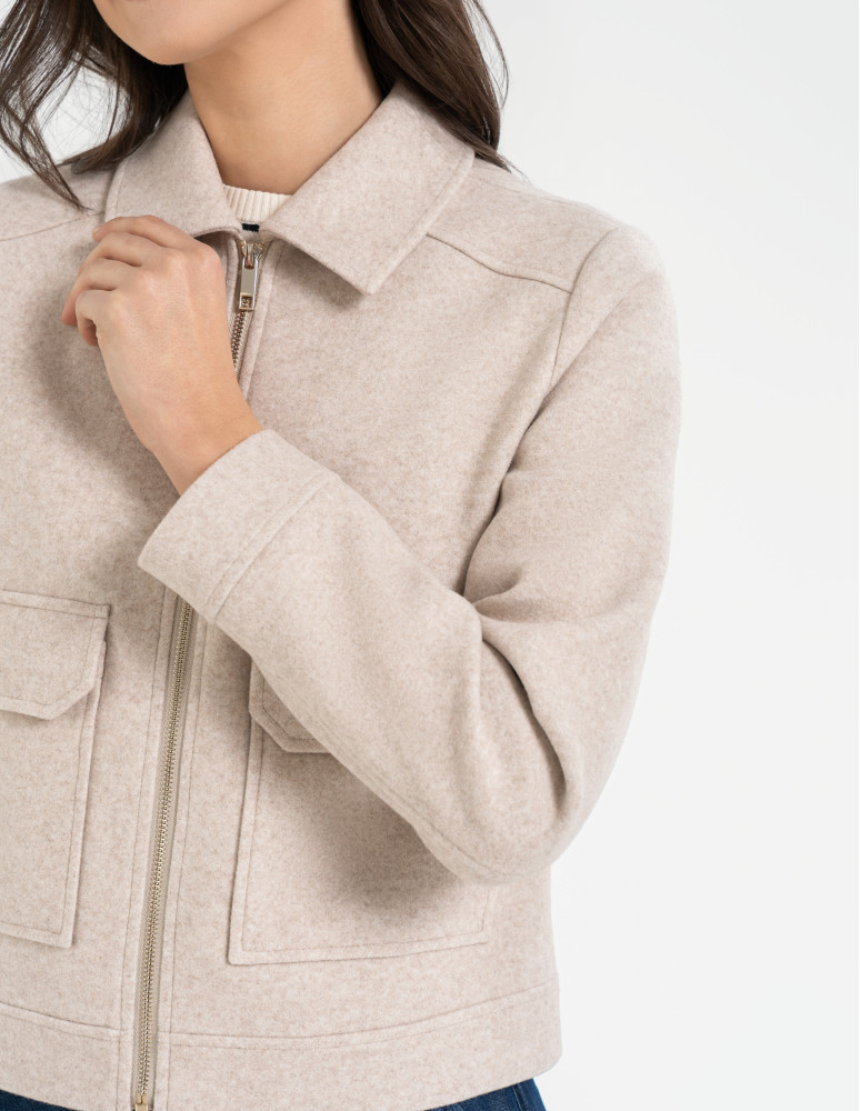 Kurtki i kamizelki - Kurtka damska bomberka z kołnierzem i kieszeniami z przodu BEŻOWY MELANŻ - produkt moraj.pl 7
