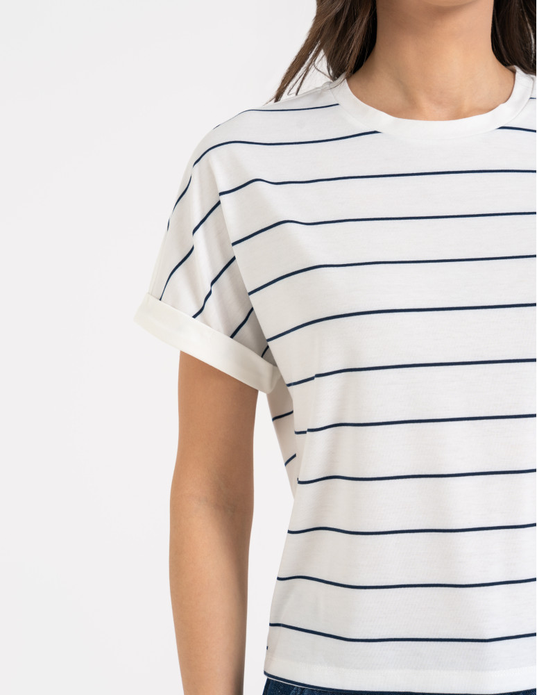 Bluzki i koszule - Bluzka damska z wiskozy o luźniejszym kroju WZÓR 2  - produkt moraj.pl 2