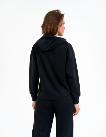 Bluzy damskie - Damska bluza wkładana przez głowę z kapturem CZARNY - produkt 4