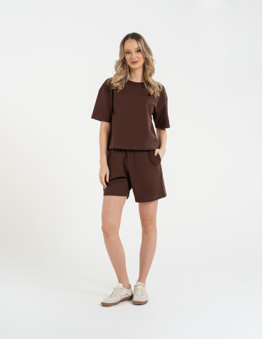 T-shirt damski o luźnym kroju z napisami - BRĄZOWY  - produkt 2