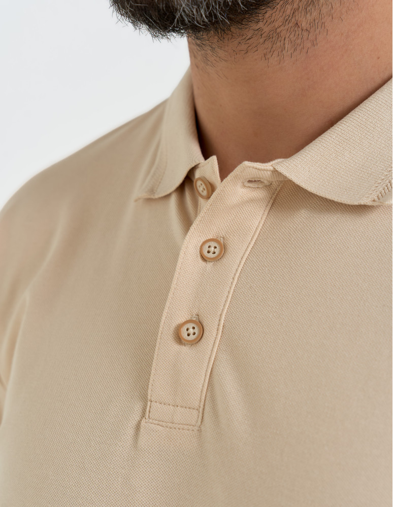 Koszulki polo - Koszulka polo męska o regularnym kroju BEŻOWY  - produkt moraj.pl 2