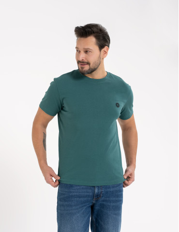 Koszulki z krótkim rękawem - T-shirt męski bawełniany regularny krój z gumową naszywką CIEMNY ZIELONY - produkt 4