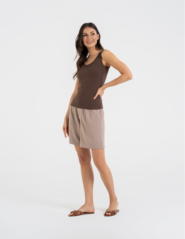 Topy na ramiączkach - Top damski bez rękawów z koronkowym wykończeniem BRĄZOWY  - produkt moraj.pl 5