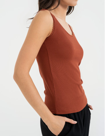 Topy na ramiączkach - Top damski bez rękawów z koronkowym wykończeniem CZERWONY - produkt 4