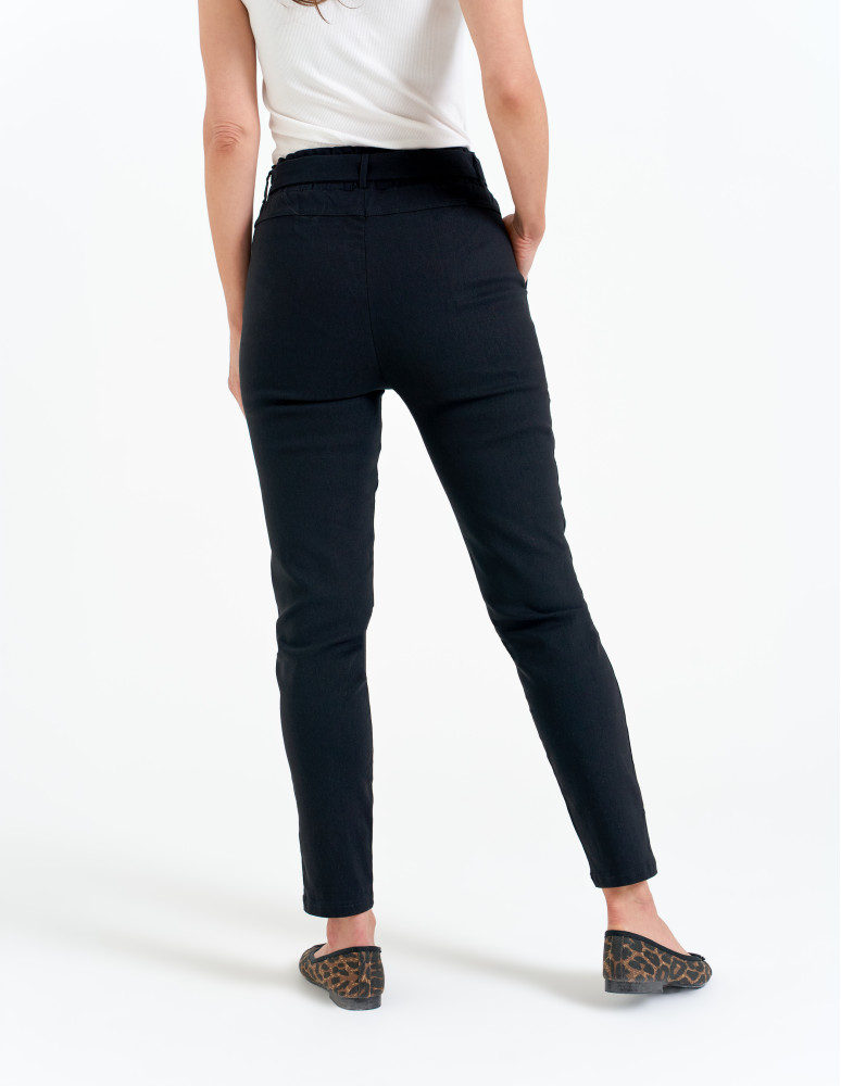 Spodnie materiałowe - Spodnie damskie dopasowane z podwyższoną talią i wiązaniem CZARNY  - produkt moraj.pl 3