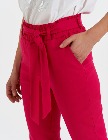 Spodnie materiałowe - Spodnie damskie dopasowane z podwyższoną talią i wiązaniem RÓŻOWY - produkt 2