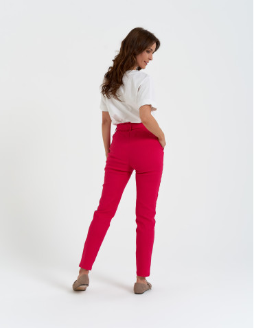 Spodnie materiałowe - Spodnie damskie dopasowane z podwyższoną talią i wiązaniem RÓŻOWY - produkt 7