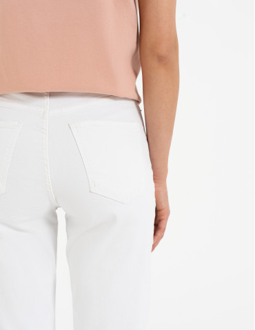 Spodnie damskie - Damskie jeansy z wysokim stanem i prostą nogawką BIAŁY - produkt 3