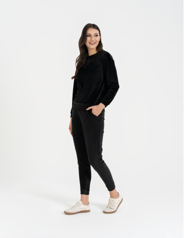 Bluzy damskie - Bluza damska welurowa bez kaptura z haftem CZARNY - produkt 2