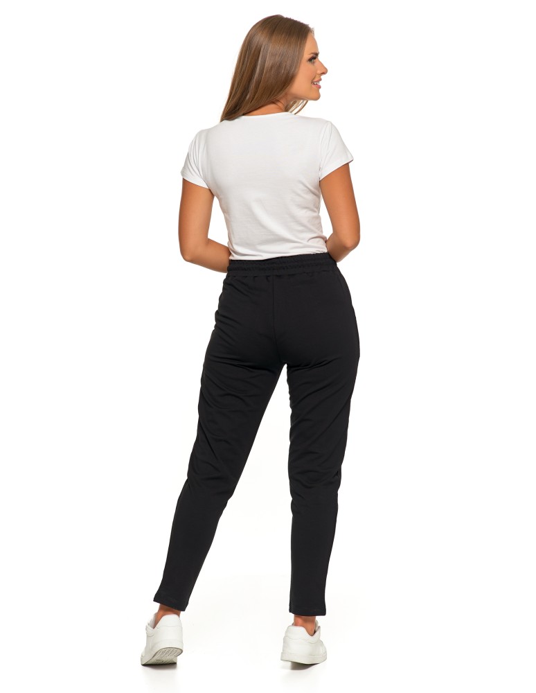 Spodnie damskie - Spodnie damskie dresowe z haftem CZARNY - produkt moraj.pl 7
