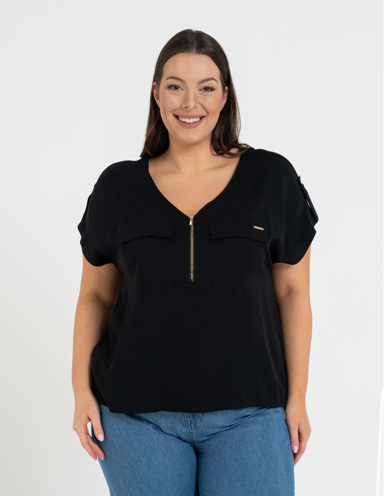 Bluzka damska z krótkim rękawem i kieszeniami CZARNY