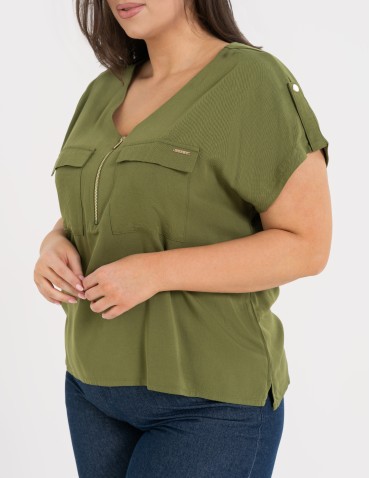 Bluzki z krótkim rękawem - Bluzka damska z krótkim rękawem i kieszeniami ZIELONY - produkt 2