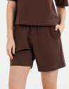 Krótkie spodenki damskie o luźnym kroju z wysokim stanem BRĄZOWY