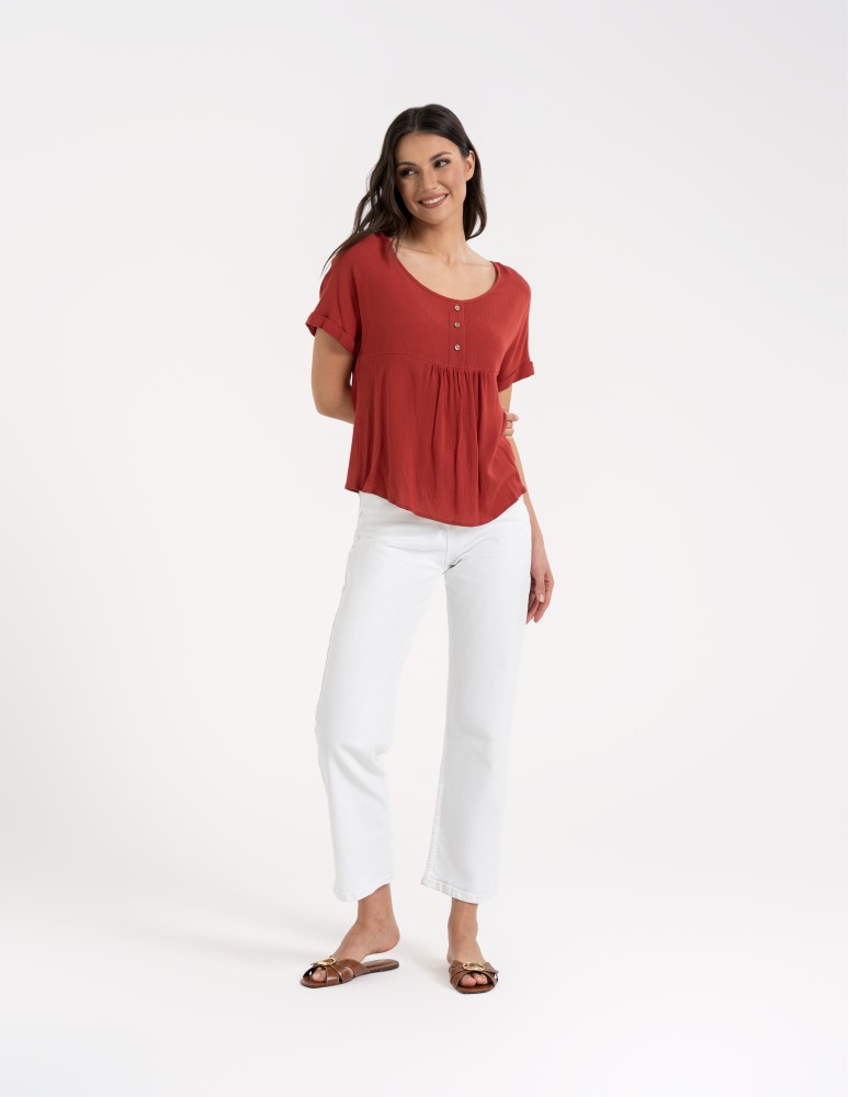 Bluzki i koszule - Bluzka damska z wiskozy z guzikami przy dekolcie CZERWONY  - produkt moraj.pl 7