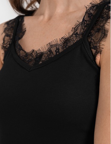 Koronkowy damski top na ramiączkach z prążkowanej wiskozy - CZARNY - produkt 2