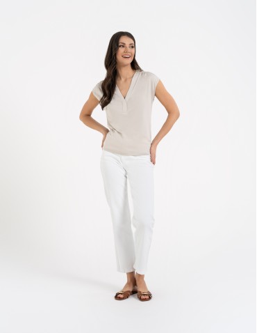 Bluzka damska z dekoltem V i krótkim rękawem - BEŻOWY