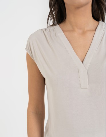 Bluzki i koszule - Bluzka damska z dekoltem V i krótkim rękawem BEŻOWY - produkt 7